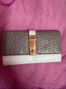 GUESS Two-Tone Gray and White Logo Continental Wallet with Gold-Tone Accent